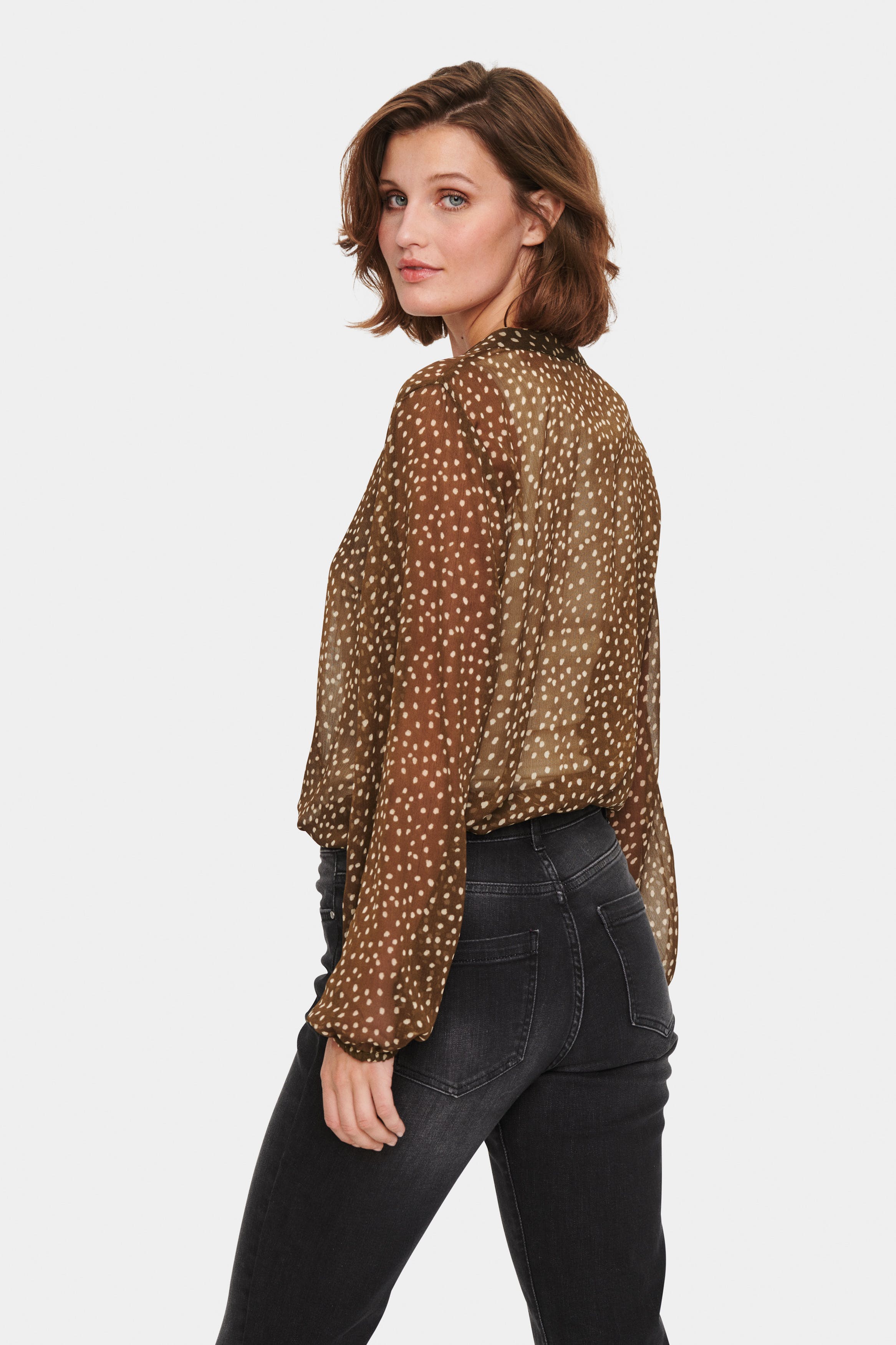 ValerieSZ Blouse LOOKBOOK BACK 30511688-301789