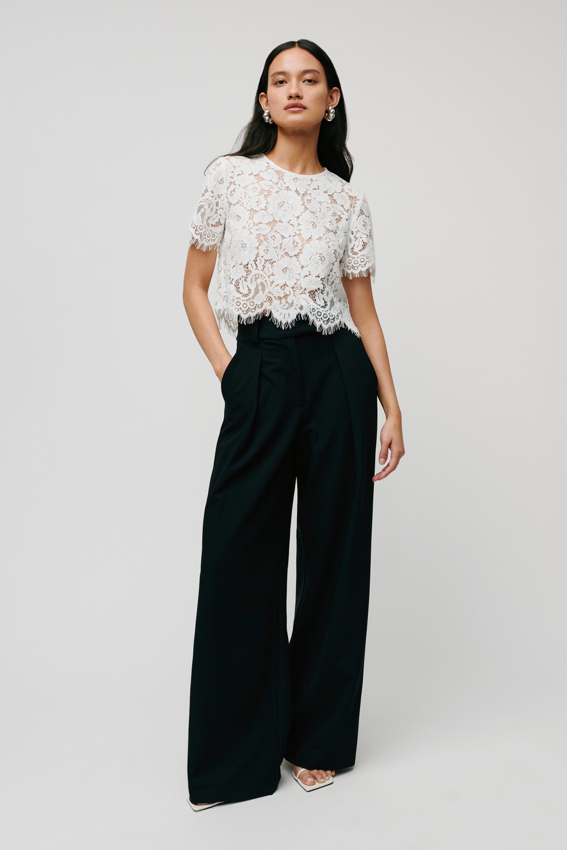 IOTRACEY Top LOOKBOOK FRONT 30600444-WH010