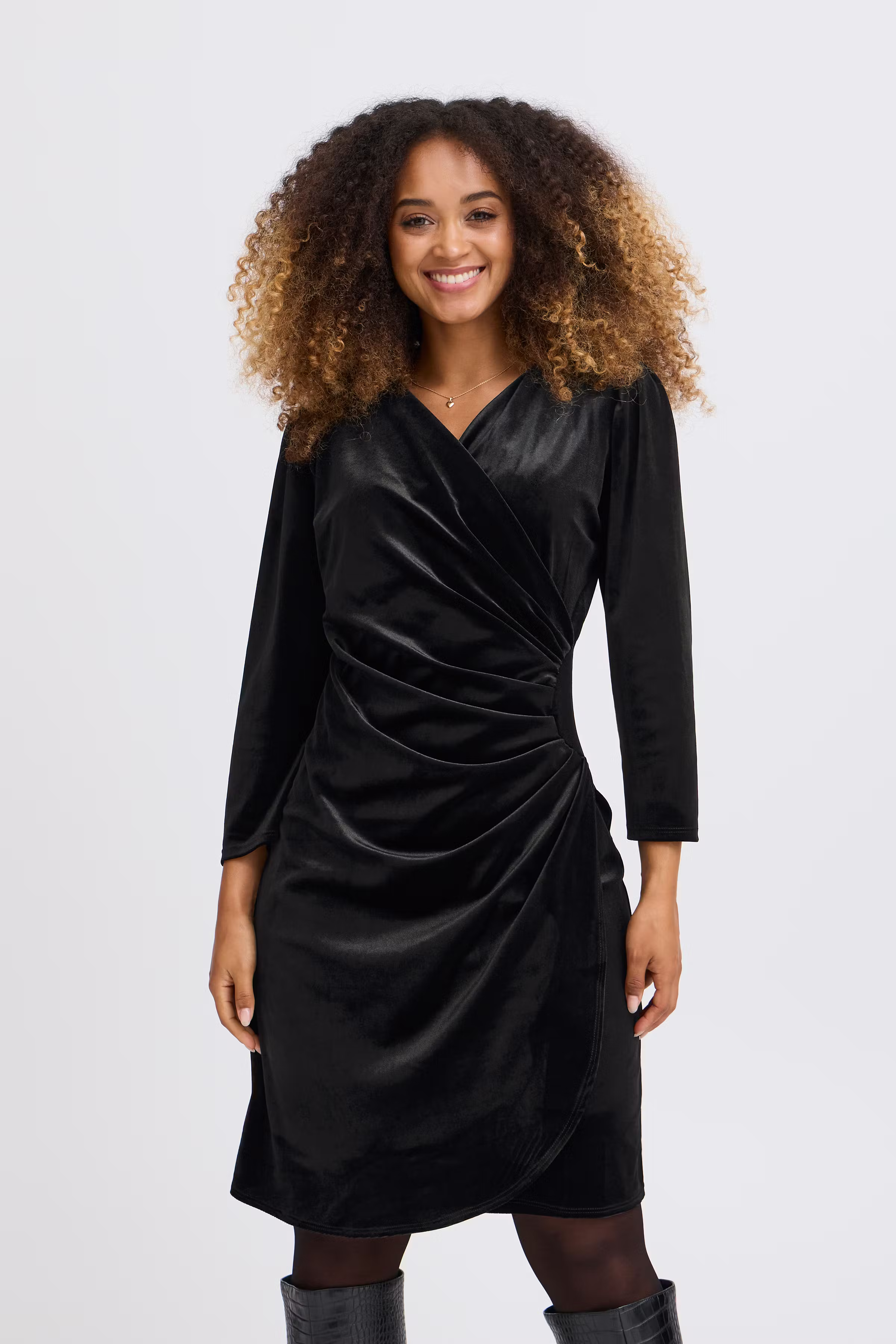 SBVELVETTA Kjole LOOKBOOK FRONT 22100854-190303