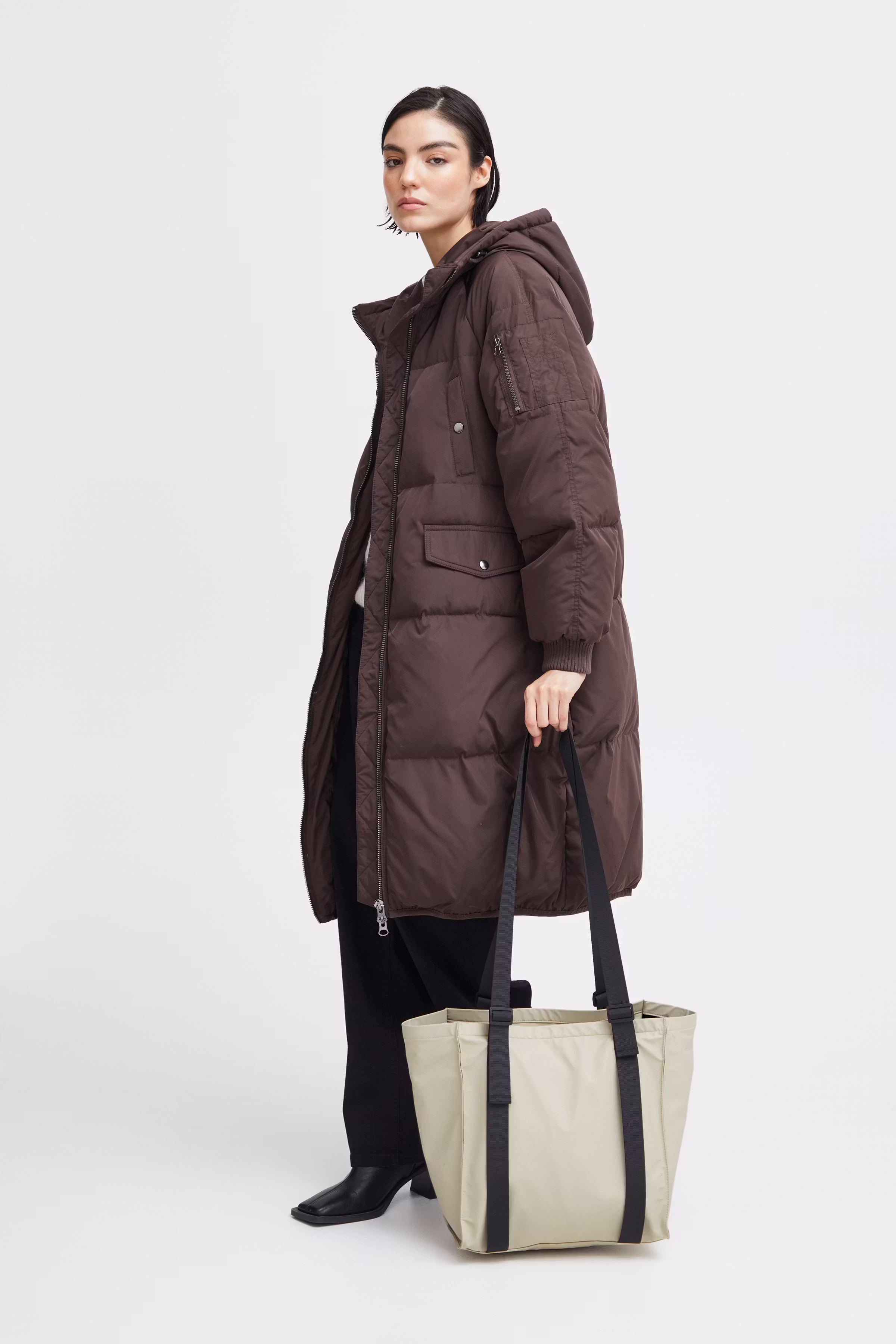 IATASSY Pose LOOKBOOK FRONT 20119863-151308