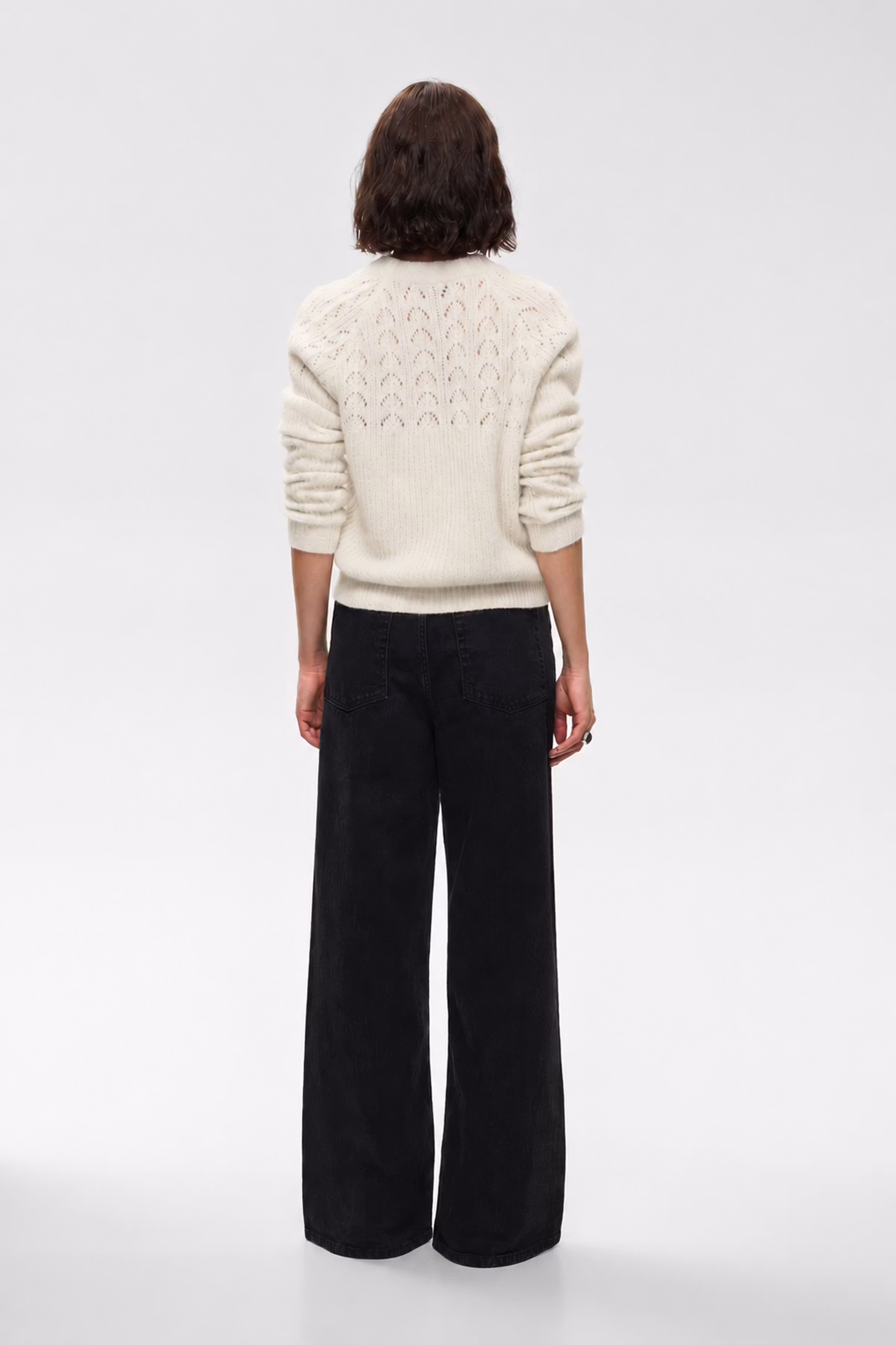 IOFemi Pullover LOOKBOOK BACK 30600781-WH015