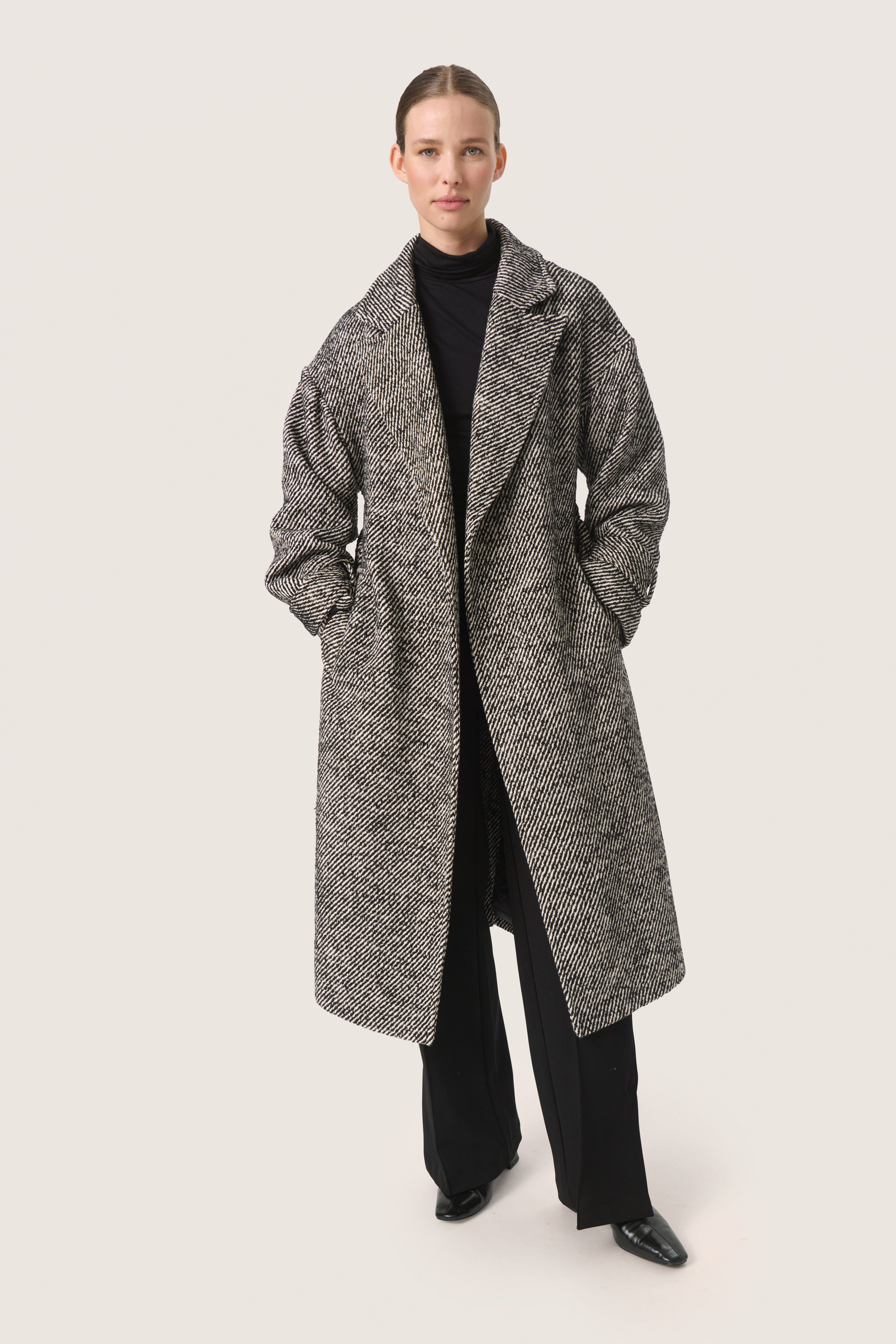 SLMabel Coat LOOKBOOK FRONT 30407502-302888