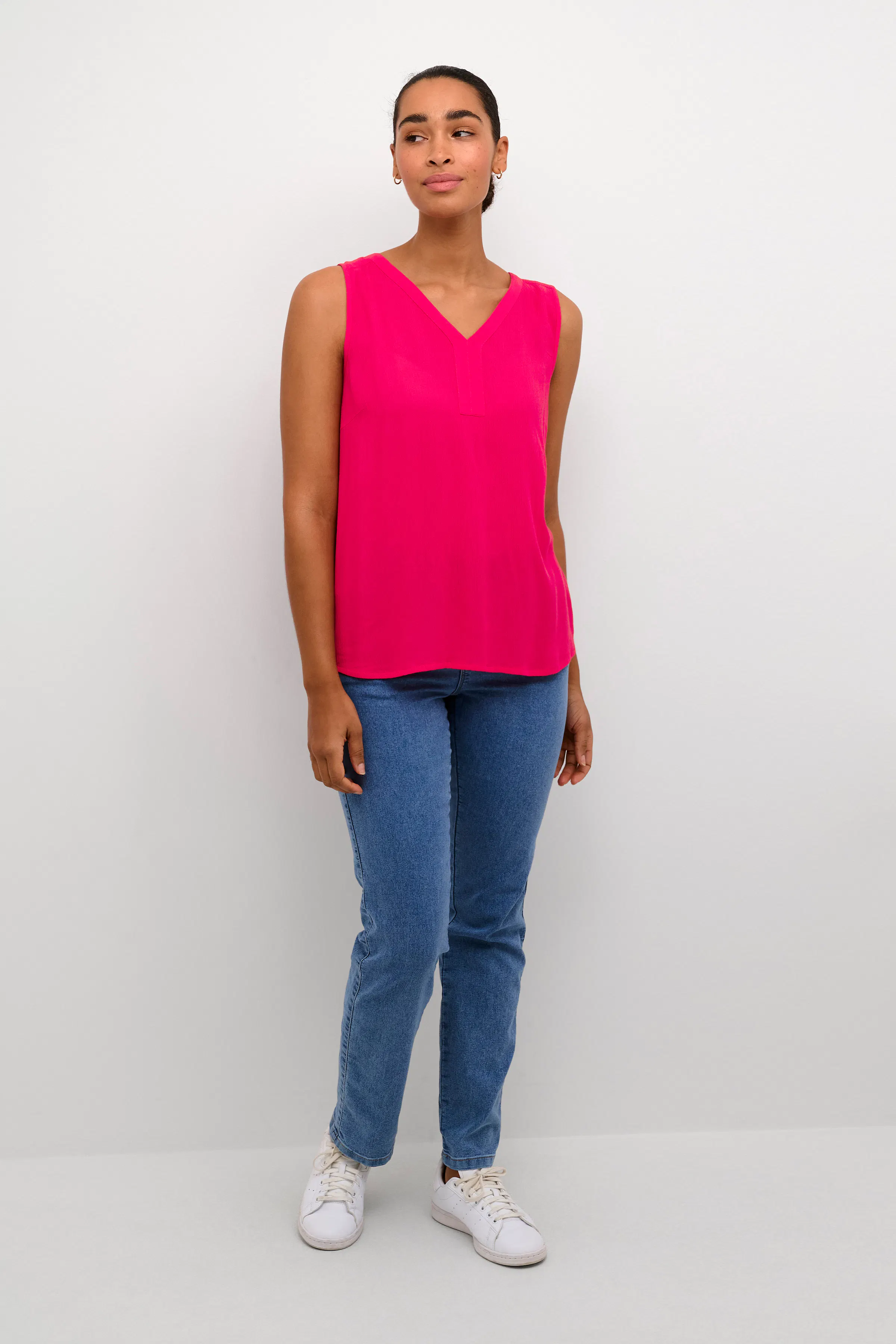 Amber Bluse LOOKBOOK FRONT 501035-181856