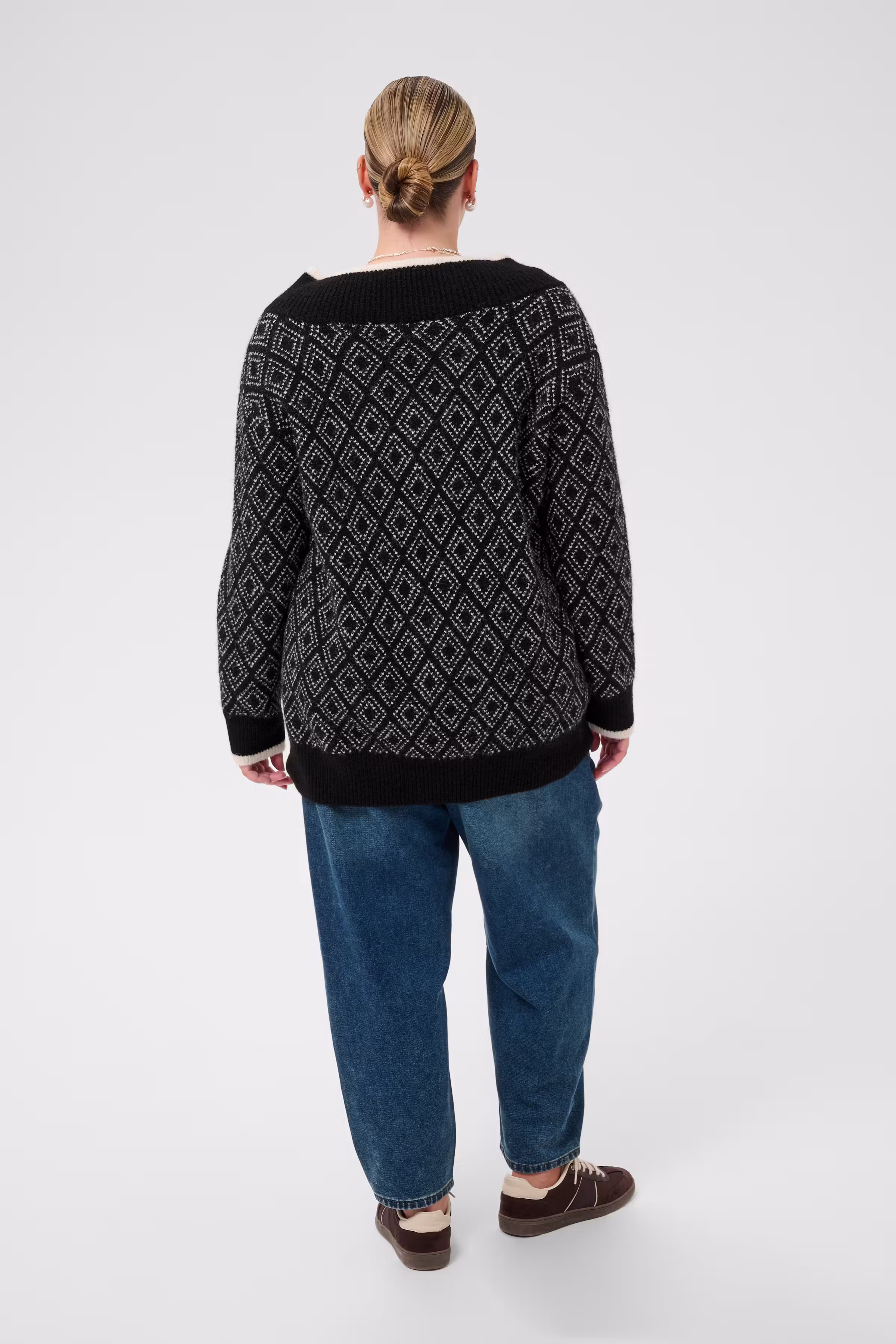 KCsigna Pullover LOOKBOOK BACK 10584435-109747