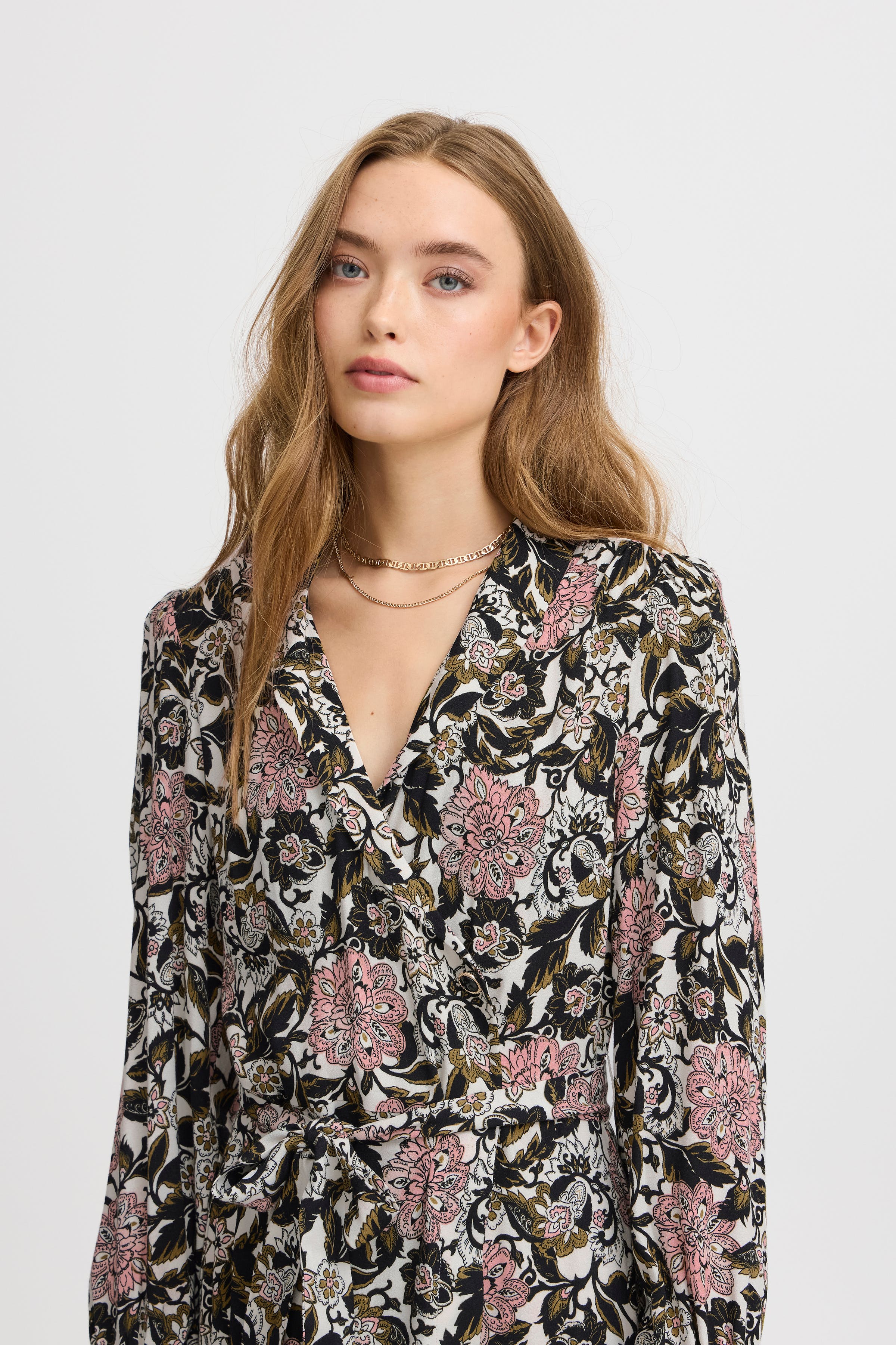 IRROSIE Kleid LOOKBOOK DETAIL 20121628-203454