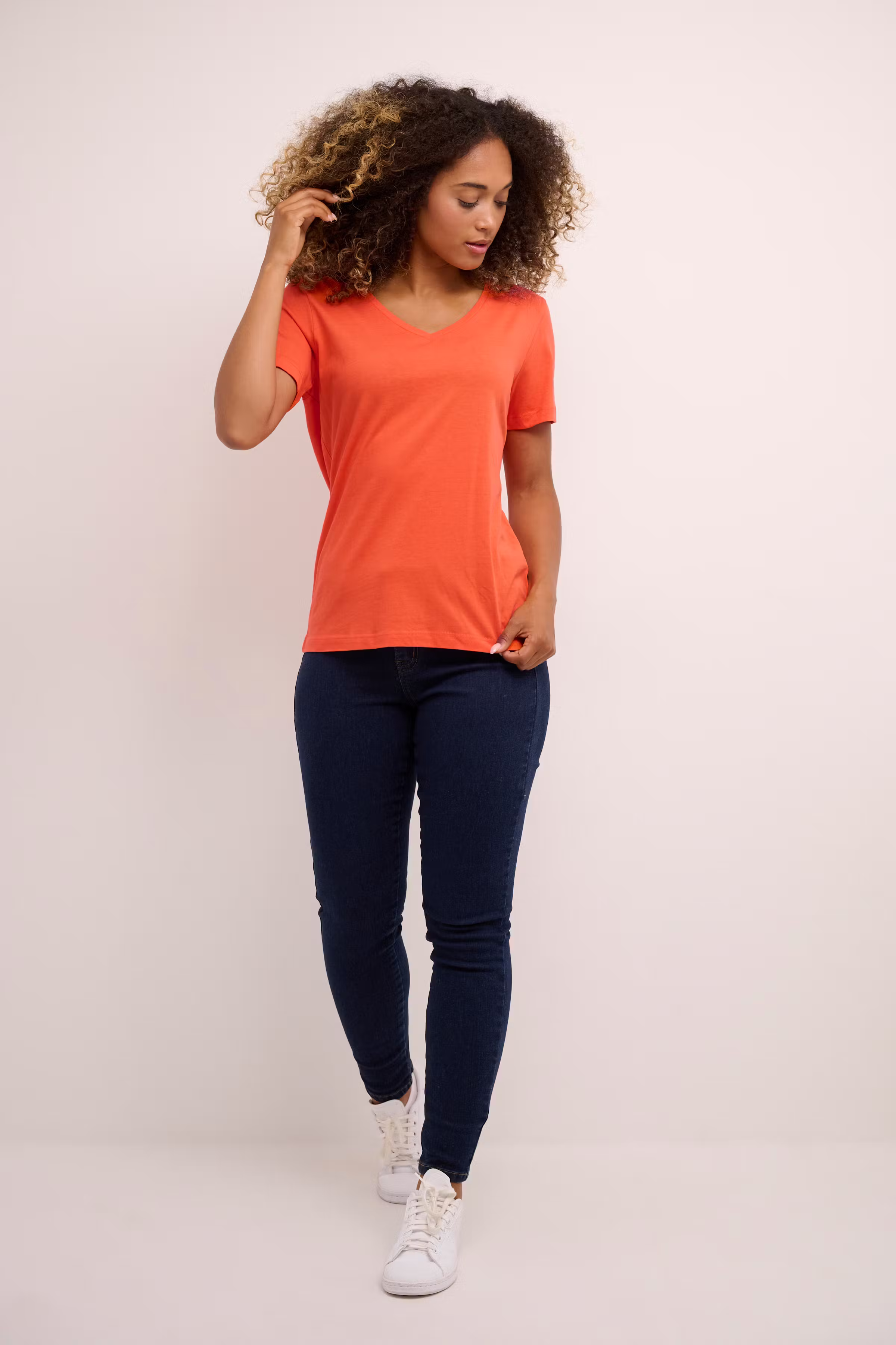 Naia T-shirt LOOKBOOK FRONT 10604508-171456